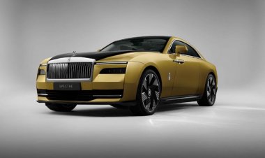 Rolls-Royce tarihindeki ilk elektrikli otomobili tanıttı