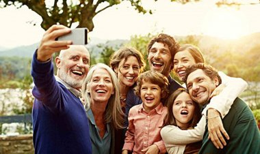 Araştırma: Yalandan da olsa gülmek insanı mutlu ediyor