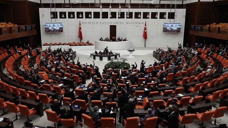 'Torba' yasalaştı: KYK faizi ve icra borçları siliniyor