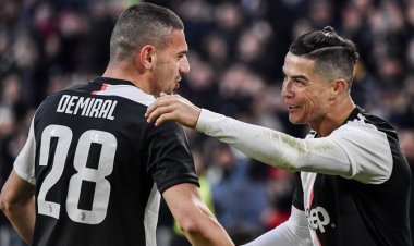 Merih Demiral duyurdu: Ronaldo'nun imzalı forması 5 milyon TL'ye satıldı