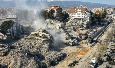 Kandilli Rasathanesi: Deprem 3 farklı şok ile meydana geldi, 80 saniyeden uzun sürdü