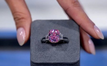 Dünyanın en nadir elmaslarından "Sonsuz Pembe" satışa çıkıyor