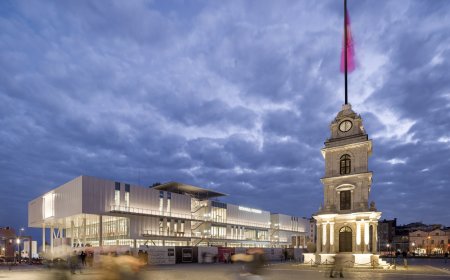 İstanbul Modern yeni binasında sanatseverlerle buluştu