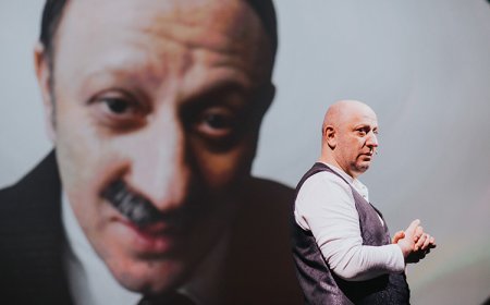 Saatleri Ayarlama Enstitüsü sahneye uyarlandı