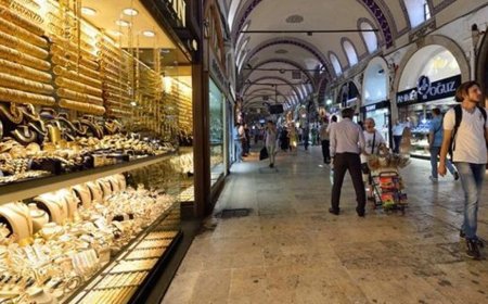 Kapalıçarşı’da TL’den kaçış trafiği