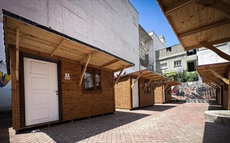 Depremzede kuyumcular, ahşap prefabriklerde iş başı yapacak