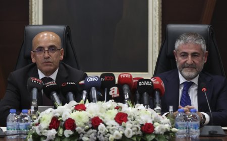 Mehmet Şimşek: Rasyonel zemine dönmek dışında seçenek kalmadı