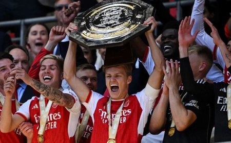 İngiltere'de sezonun ilk kupası Arsenal'in