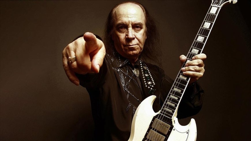 Türk rock müziğinin efsane ismi Erkin Koray, hayatını kaybetti