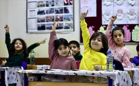 Türkiye'de eğitim süresi uzadı; kadınlar erkekleri geçti