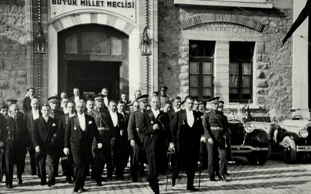 Cumhuriyet'in ilk yüzyılına farklı bir bakış!