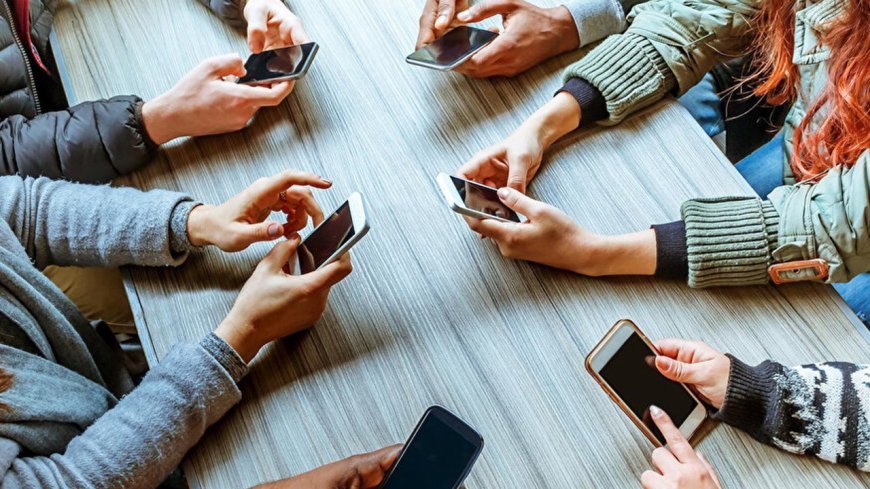 Gençlerin günlük internet kullanımı 4,5 saati aşıyor