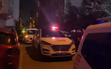 Takip ettikleri kuyumcuyu vurup 1 kilo altını çaldılar