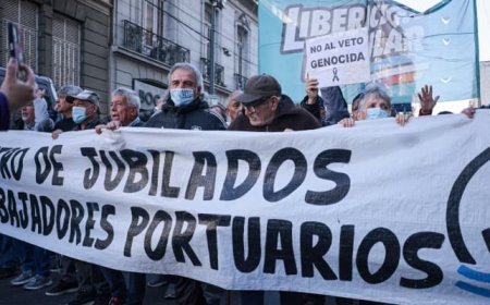 Emeklilerin protesto gösterisine polis müdahale etti: 30 yaralı