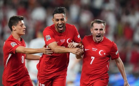 İzmir'de Kerem Aktürkoğlu'nun gecesi