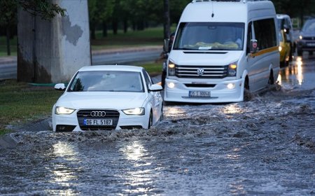 İzmir'de sağanak etkili oldu
