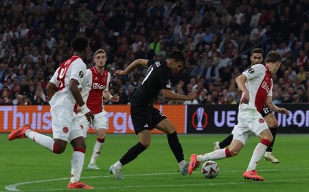 Beşiktaş Hollanda ekibi Ajax'a 4-0 yenildi