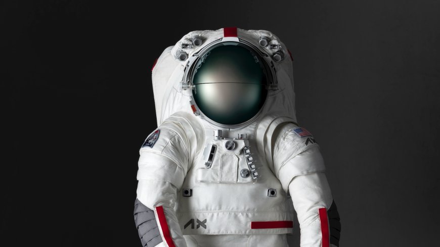 Ay'a gidecek astronotları Prada giydirecek