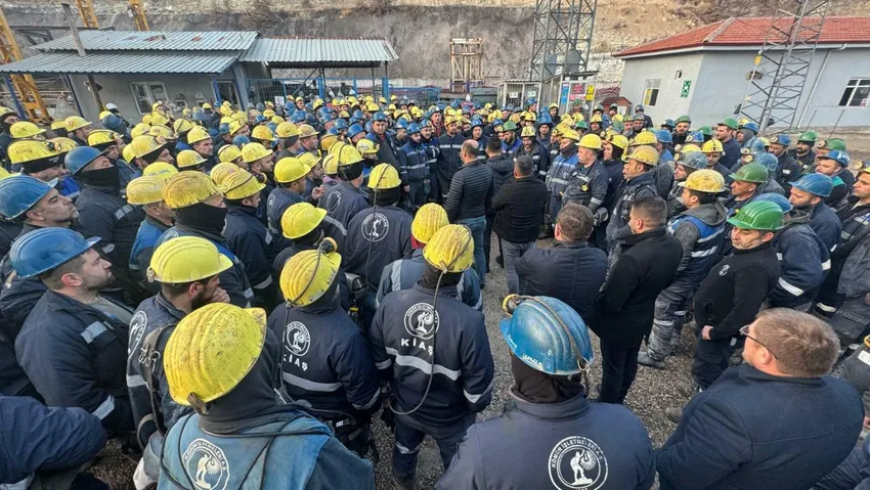 500 madenci özelleştirmeye karşı kendini madene kapattı