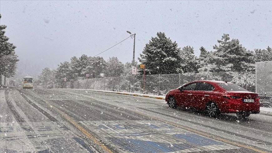İstanbul'da yükseklere kar yağdı