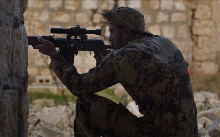 Suriye'de rejim karşıtı gruplar Hama'nın kuzeyinde 18 yerleşim bölgesini daha kontrolüne aldı