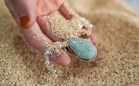 Diyarbakır'da kadınların doğada topladığı taşlar tescilli takılara değer katıyor