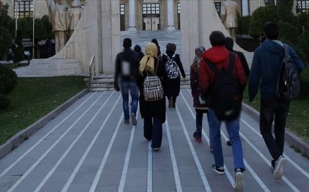 Okullarda kılık kıyafet yönetmeliği değişti: Serbest kıyafet uygulaması kaldırıldı