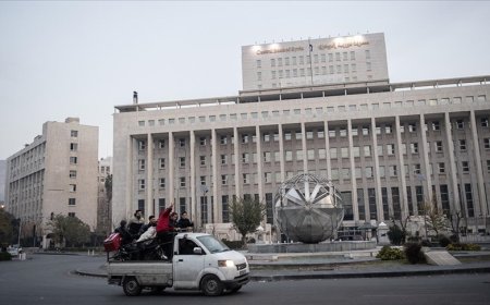 Suriye’deki 61 yıllık Baas rejimi çöktü: Esad ülkeyi terk etti