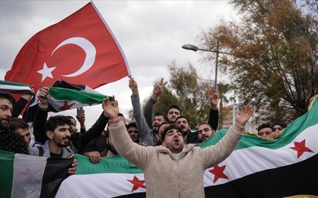 Türkiye'de yaşayan Suriyeliler Esad rejiminin devrilmesini kutladı