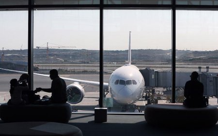 Üç saati aşan rötarlı uçuşlar için yolculara tazminat ödenecek