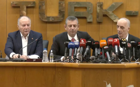 Özgür Özel, Türk-İş'i ziyaret etti: Tandoğan'da yapılacak mitingde varız