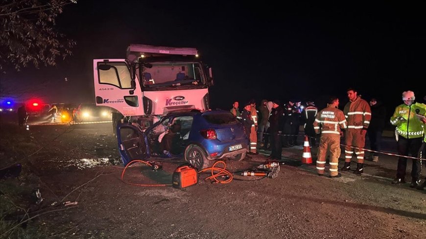 Bartın'da feci kaza: 5 genç hayatını kaybetti