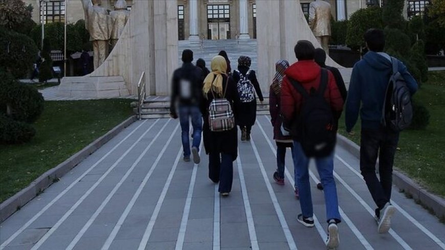Okullarda kılık kıyafet yönetmeliği değişti: Serbest kıyafet uygulaması kaldırıldı