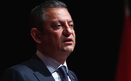 Özel'den "çözüm süreci" yanıtı: Yanındayız ya da karşısındayız diye bir şey söyleyemeyiz