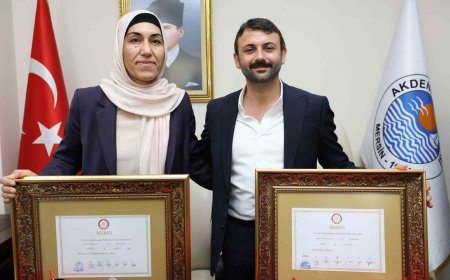 Eş Başkanları tutuklanan Akdeniz Belediyesi'ne kayyım atandı