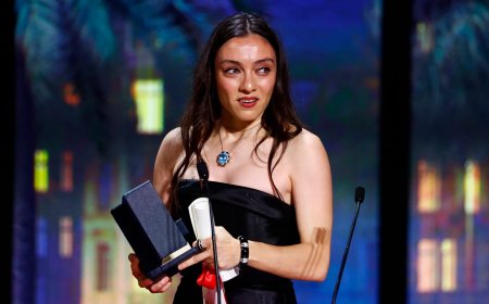 Merve Dizdar, Fransa'da şövalye ilan edildi