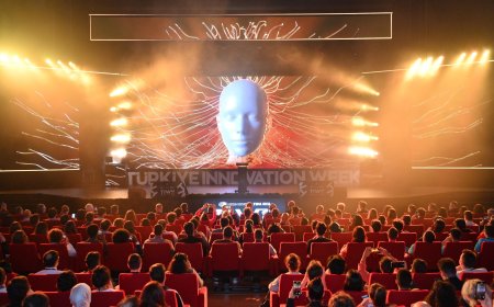 Yapay Zeka ile Gelen Köklü Değişim “Tomorrow: Now”